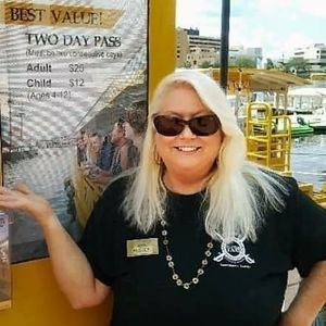 Meet your Posher, Angela